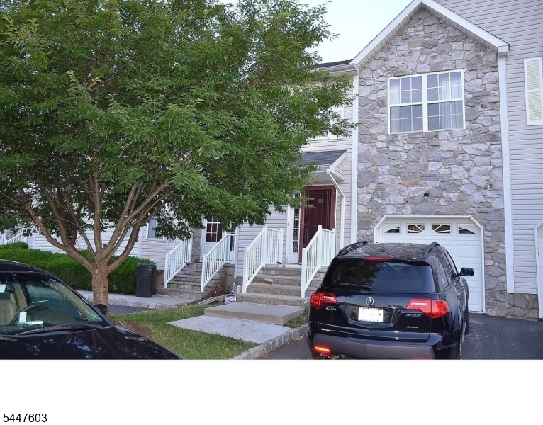 11 Jill Ct Property Photo 1