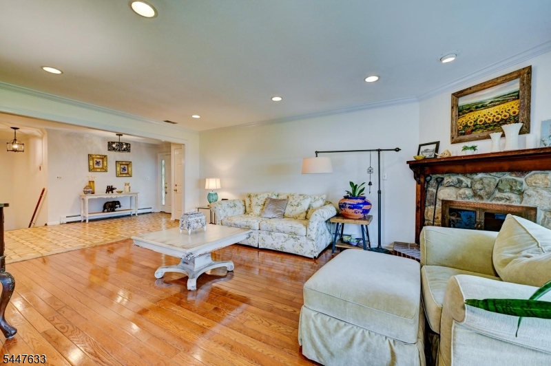 29 1st St Property Photo 10