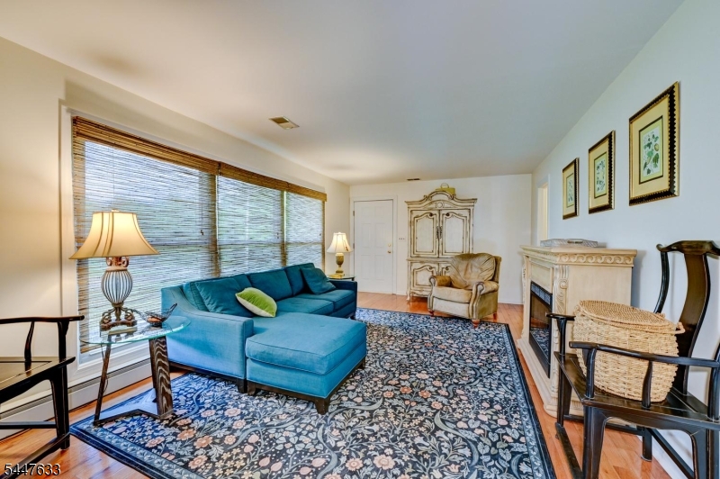 29 1st St Property Photo 14