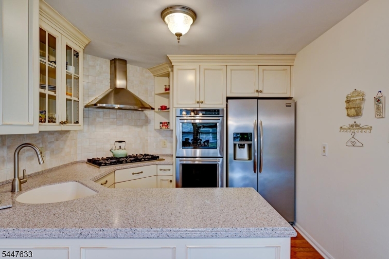 29 1st St Property Photo 16