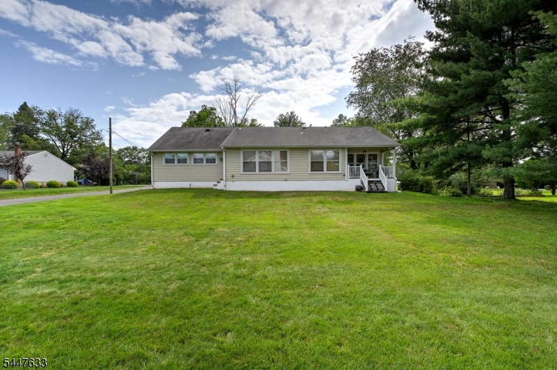 29 1st St Property Photo 31
