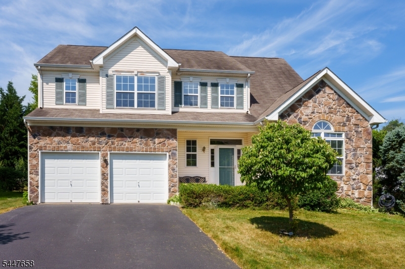 2 Pickering Cir Property Photo 1