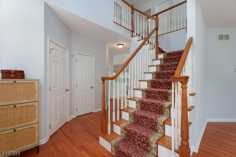 2 Pickering Cir Property Photo 3