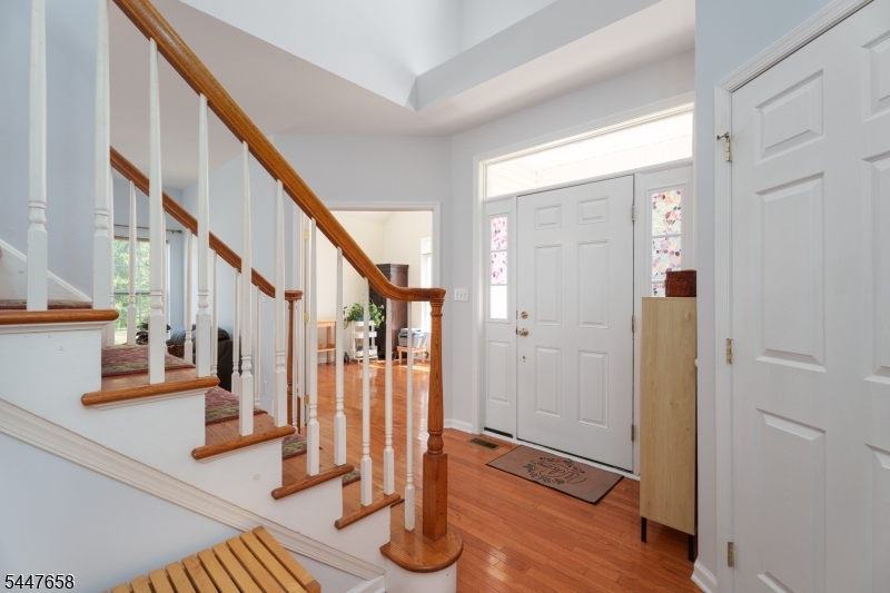 2 Pickering Cir Property Photo 4