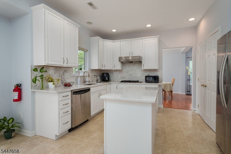 2 Pickering Cir Property Photo 14