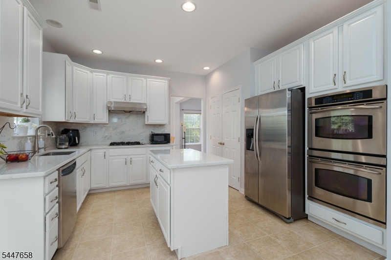 2 Pickering Cir Property Photo 15