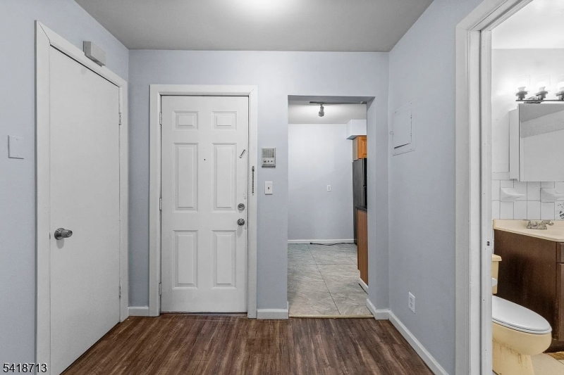250 Clendenny Ave 4 Property Photo 4