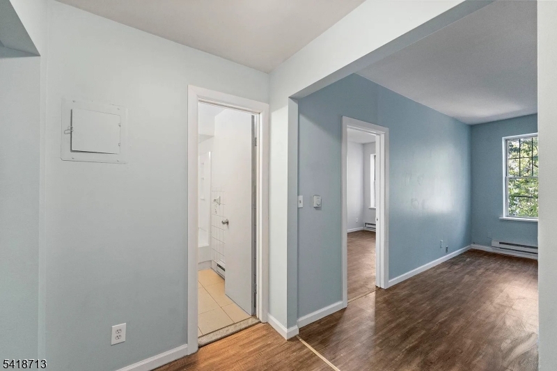 250 Clendenny Ave 4 Property Photo 5