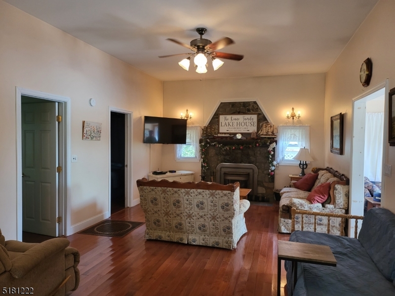 21 Meteor Trl Property Photo 9