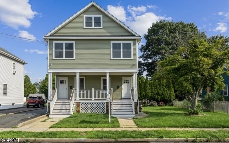 92 3rd Avenue Property Photo 1