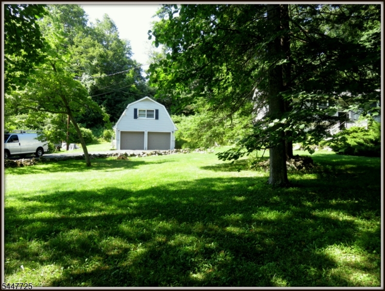 903 Dove Island Rd Property Photo 2