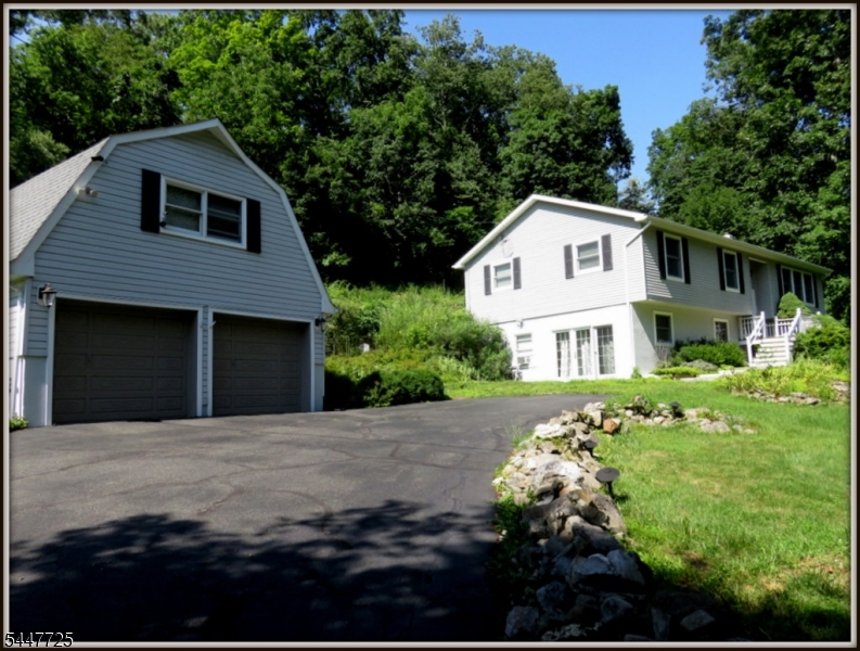 903 Dove Island Rd Property Photo 3