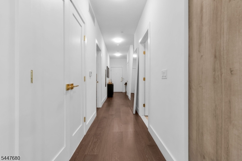 386 5th St 204 Property Photo 11