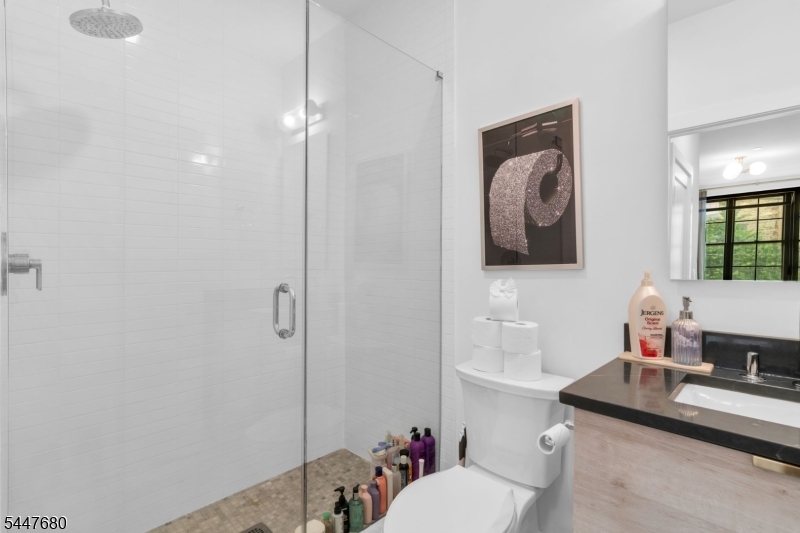 386 5th St 204 Property Photo 19