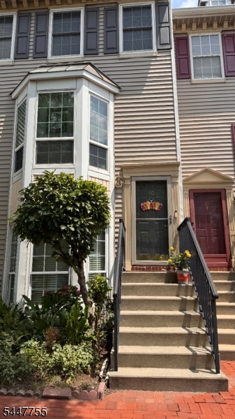 40 Holly St Property Photo 4
