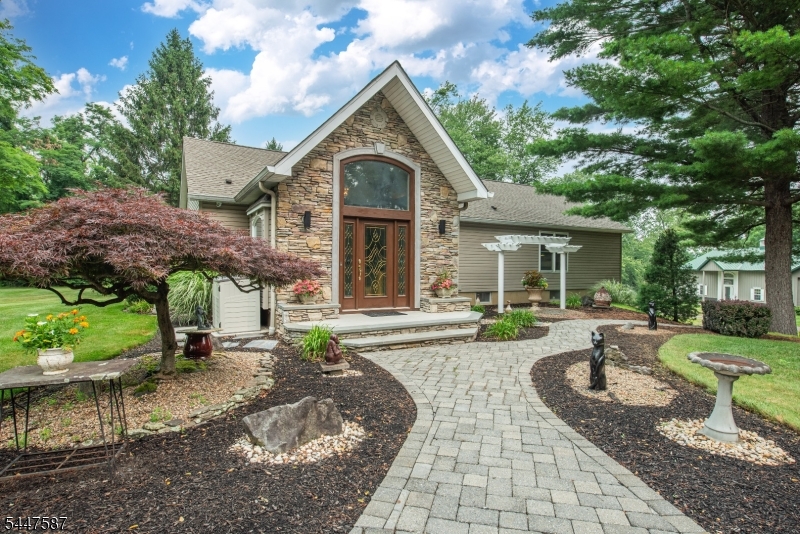 1 Evergreen Dr Property Photo 3