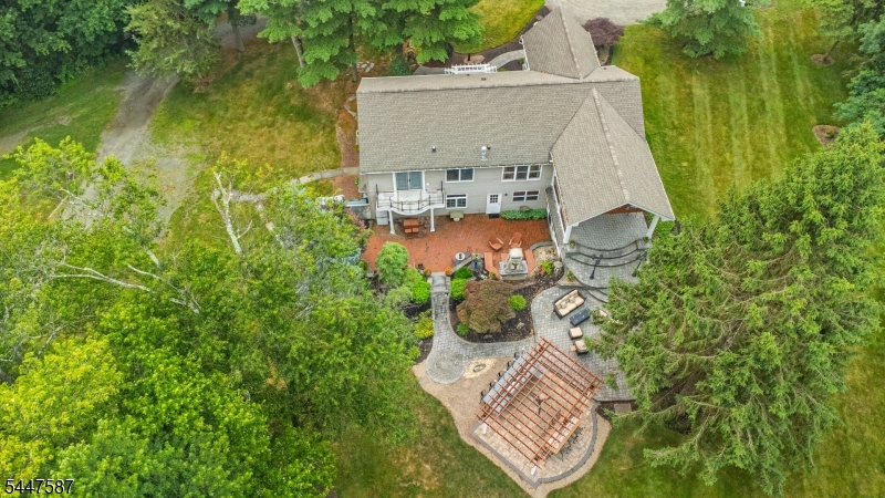 1 Evergreen Dr Property Photo 7