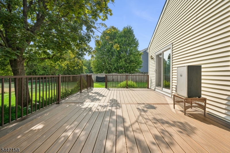 1 Witzling Ct Property Photo 4