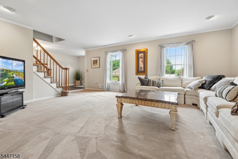 1 Witzling Ct Property Photo 6