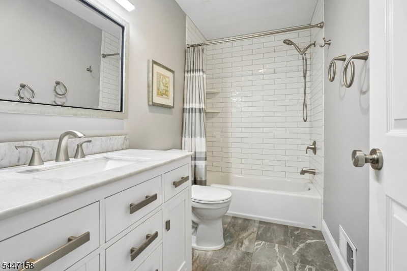 1 Witzling Ct Property Photo 27