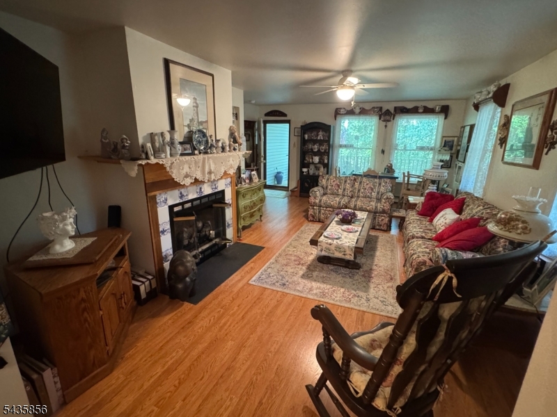 7 W Woodland Ave Property Photo 10
