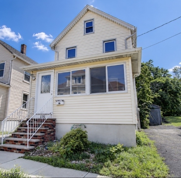 195 Pulaski Ave Property Photo 1