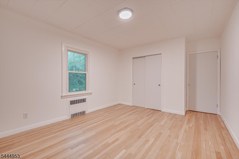 50 Forest Ave Property Photo 9