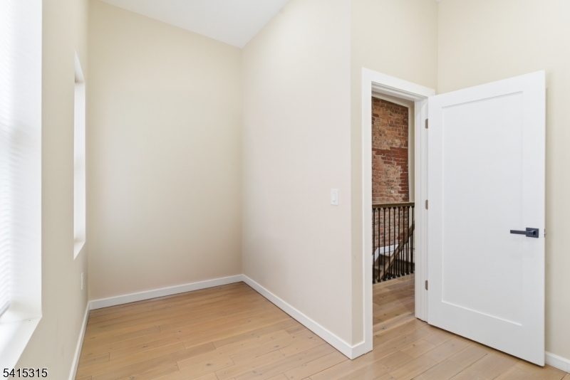 16 Eagle St Property Photo 19