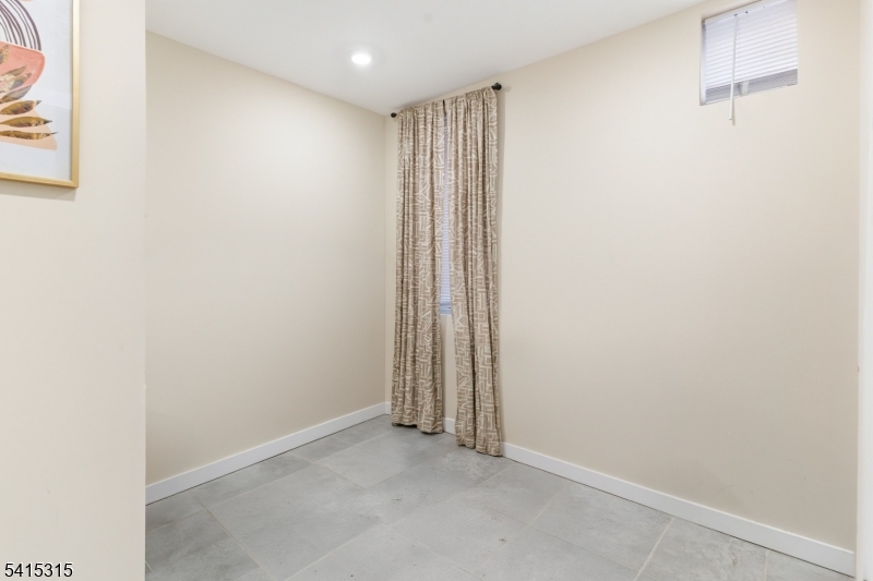 16 Eagle St Property Photo 21