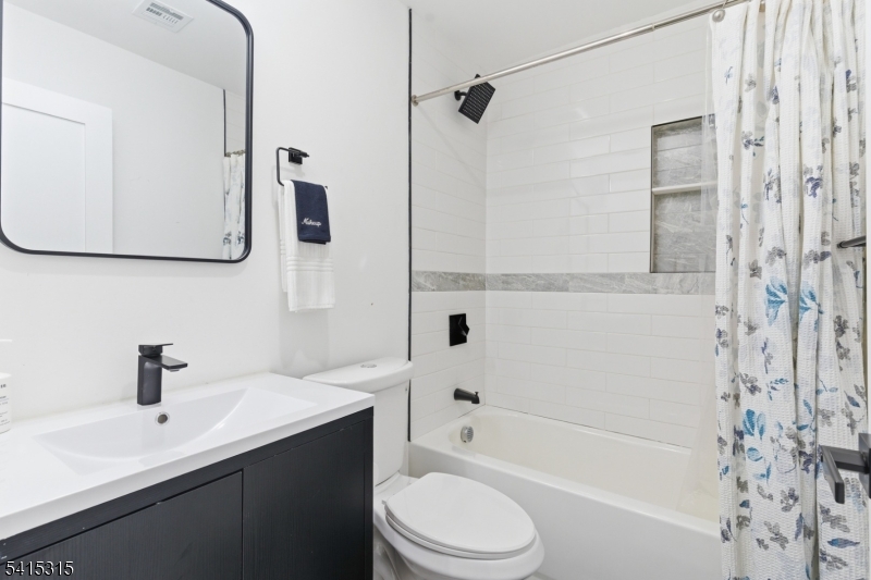 16 Eagle St Property Photo 22