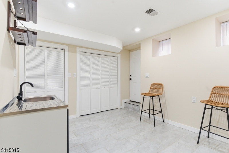 16 Eagle St Property Photo 25