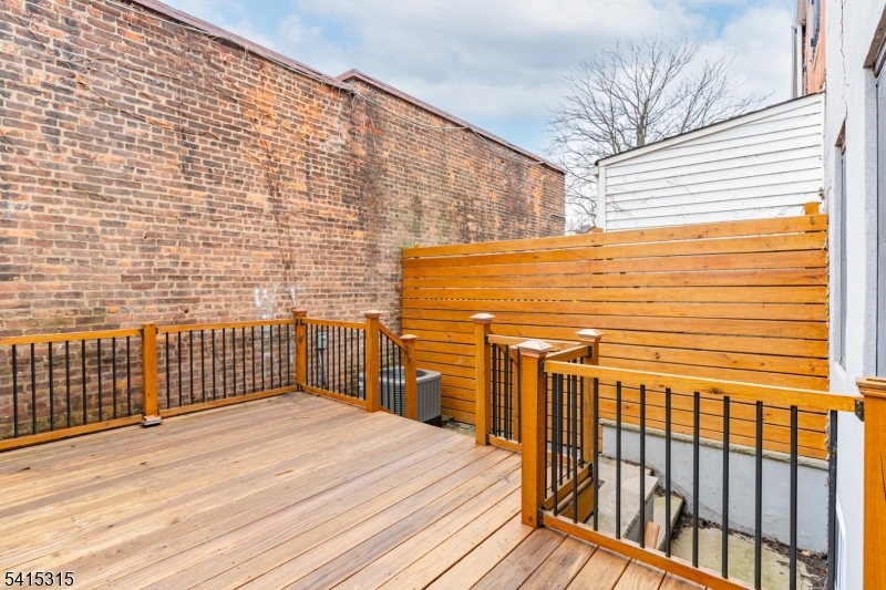 16 Eagle St Property Photo 26