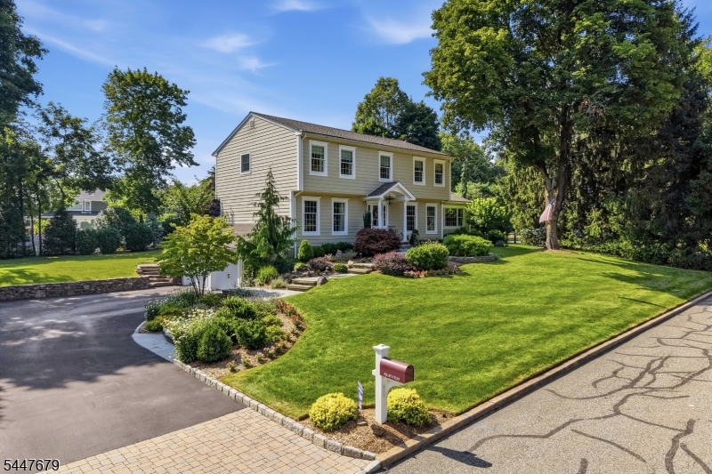 11 Briarwood Ct