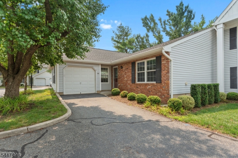 352 Cotswold Pl Property Photo 1