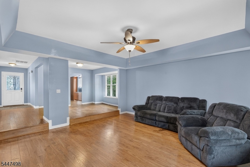 352 Cotswold Pl Property Photo 11