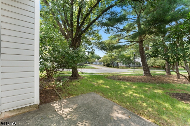 352 Cotswold Pl Property Photo 12