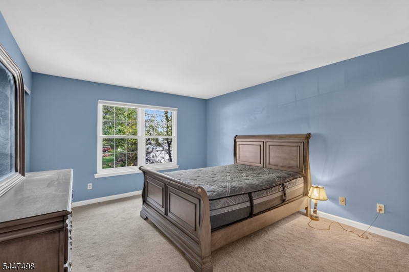 352 Cotswold Pl Property Photo 14