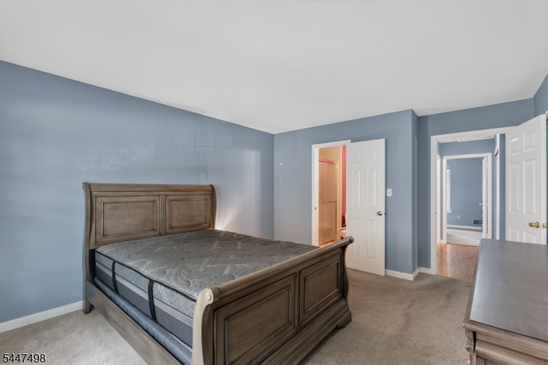 352 Cotswold Pl Property Photo 15