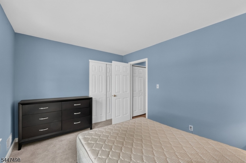 352 Cotswold Pl Property Photo 21