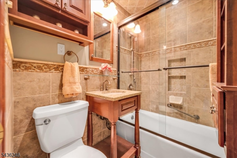 1097 Cambridge Ln Property Photo 26