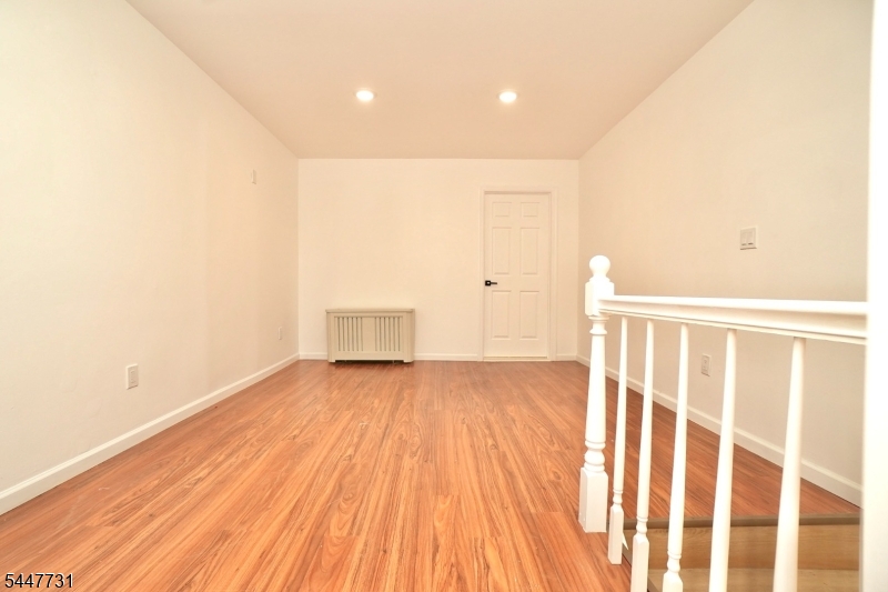 210 Sanford Ave Unit 2 2 Property Photo 4