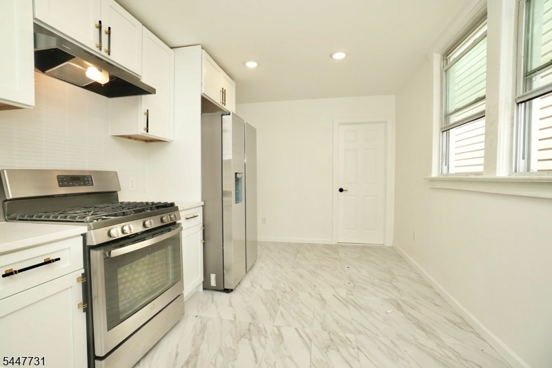 210 Sanford Ave Unit 2 2 Property Photo 8