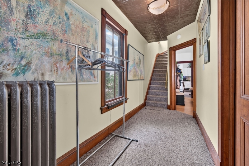 81 Louis St Property Photo 4
