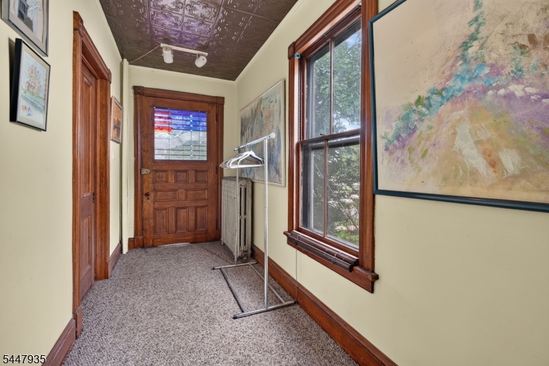 81 Louis St Property Photo 5