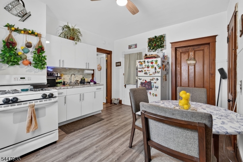 81 Louis St Property Photo 11