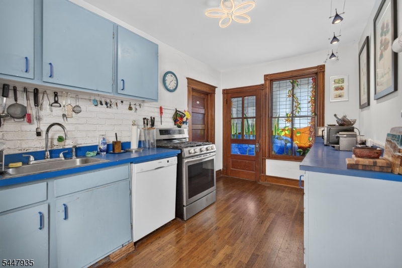 81 Louis St Property Photo 30