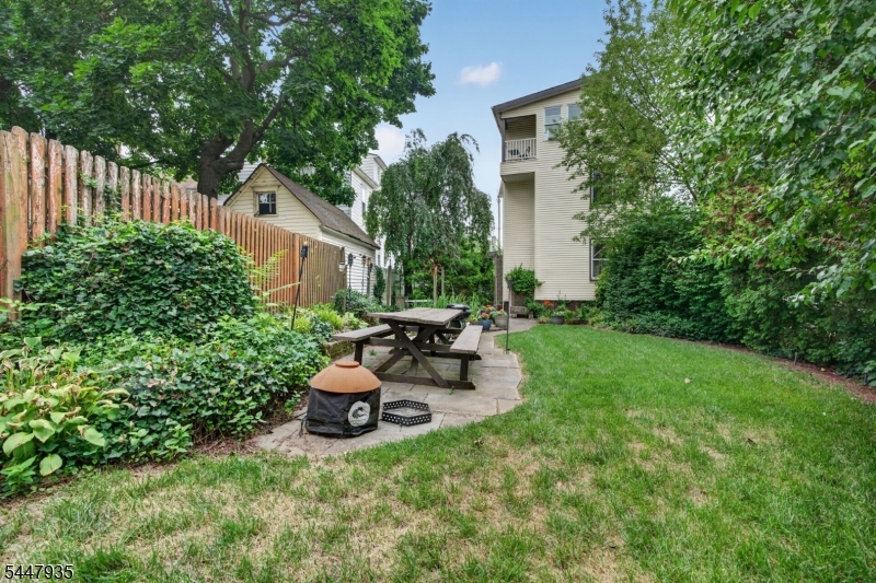81 Louis St Property Photo 36