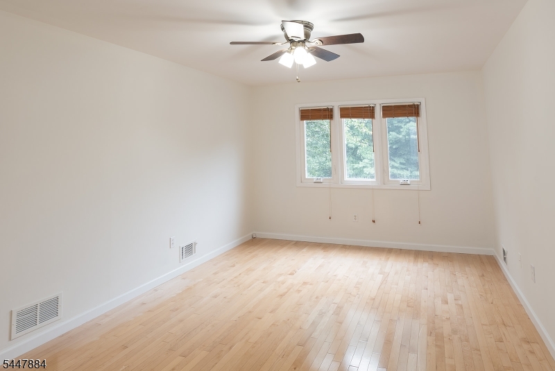 89 Continental Rd Property Photo 2