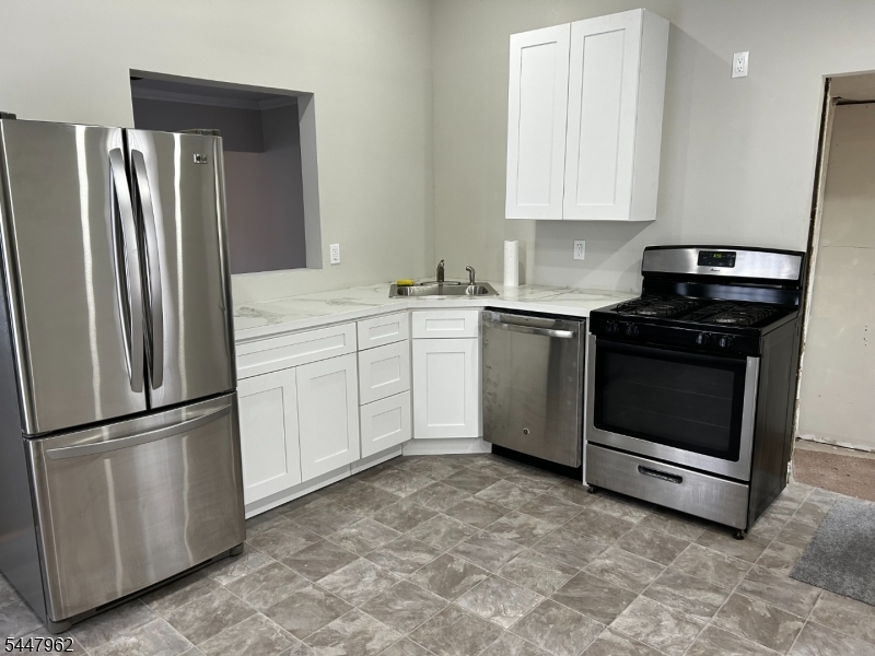 148 Stockton St Property Photo 4