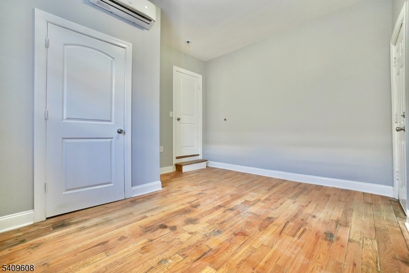 351 Mulberry St Property Photo 7